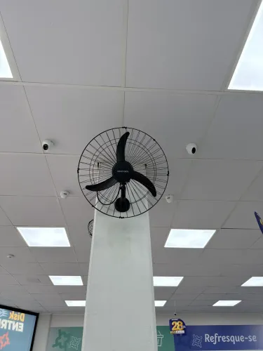 Ventilador de parede Ventisol Comercial preto 200w com 3 pás de plástico 60 cm de diâmetro