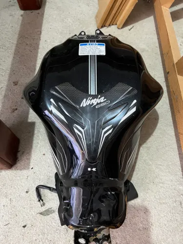 Tanque combustível ninja / z650