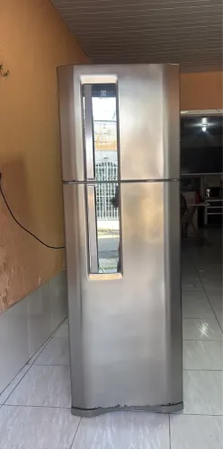 Geladeira Electrolux inox