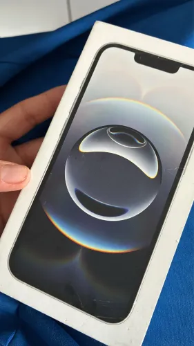 iPhone 16e