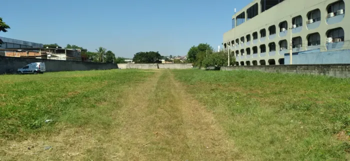 LOCAÇÃO DE AMPLO, TOTALMENTE PLANO E BEM LOCALIZADO TERRENO A 10 METROS DA RODOVIA WASHING