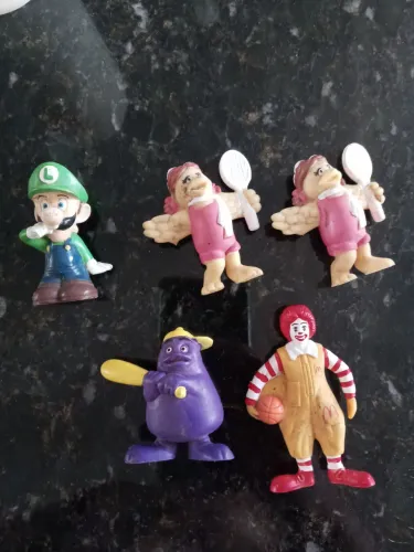 5 Miniaturas de bonecos de colecao