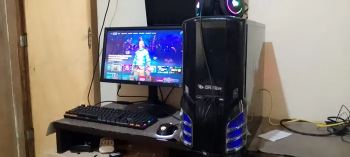 Gabinete gamer i7 3770 16 GB RX 550 4 GB SSD 240
