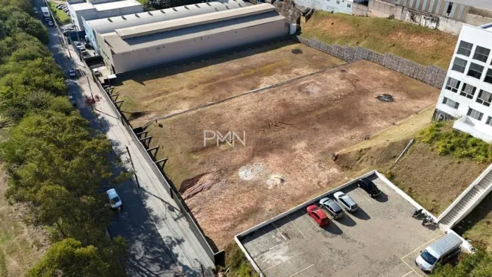 Terreno à venda em Valinhos, Jardim Paulista, com 3400 m²