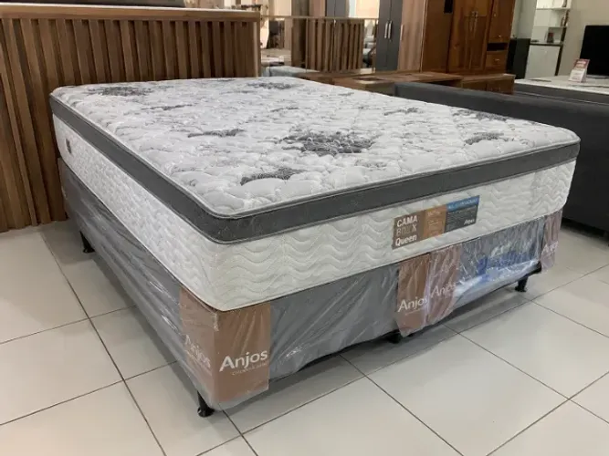 Excelente Cama Queen disponível para entrega hoje !