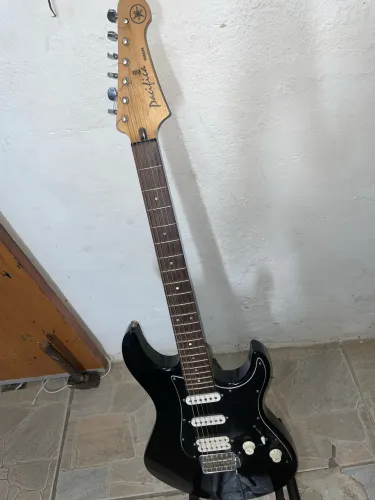Guitarra Yamaha Pacifica PAC 012