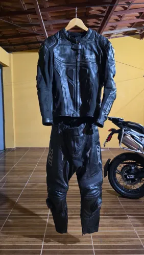 Macacão X11 Speed 2 Peças + Luva + Bota X11 | Kit Completo