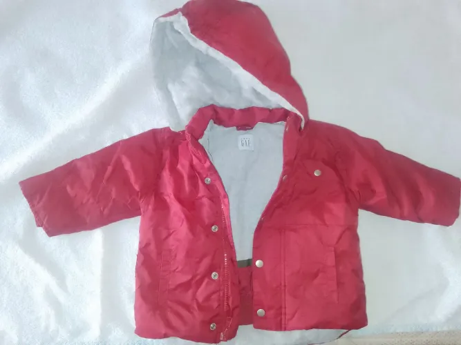 Casaco GAP Kids para neve (tamanho 12 meses)