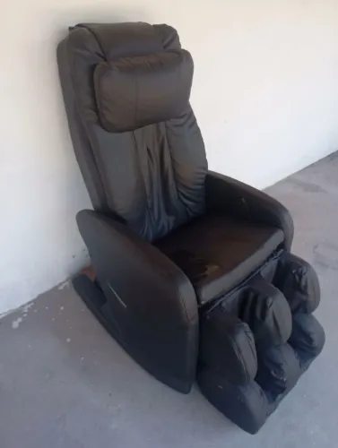 Poltrona de massagem Relaxmedic(não sei se funciona)