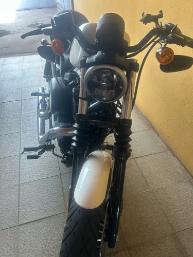 Harley 883