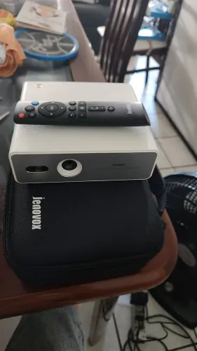 PROJETOR mini Jenovox 5000, DLP, 1000 ANSI Bateria