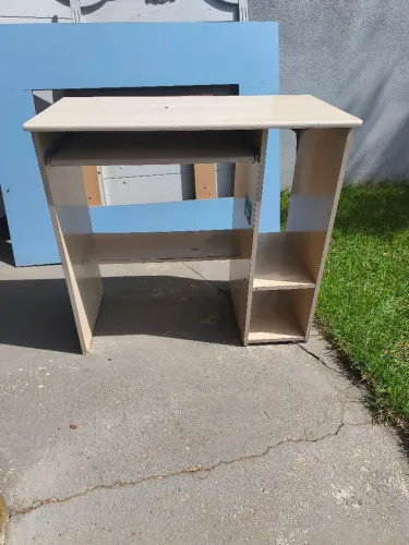 Mesa de computador usada 