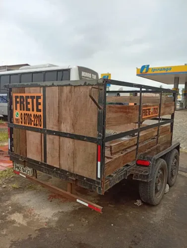 Vende-se carrocinha 2 eixos, reforçada e emplacada.