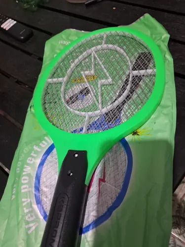 Raquete mata mosquito