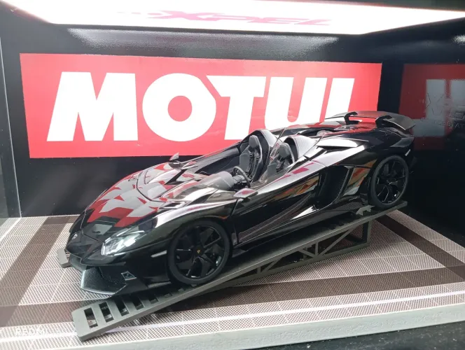 Top e Raríssima Miniatura Lamborghini Aventador J Numerada - AutoArt - escala 1/18