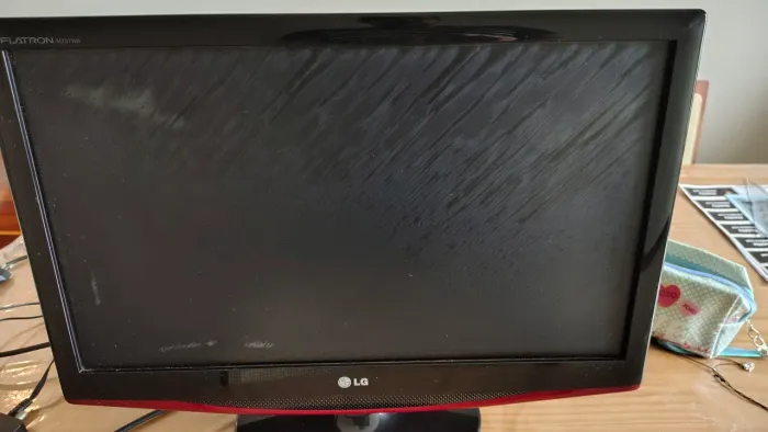 Tv led LG Flatron M23WA + Conversor digital Aquario