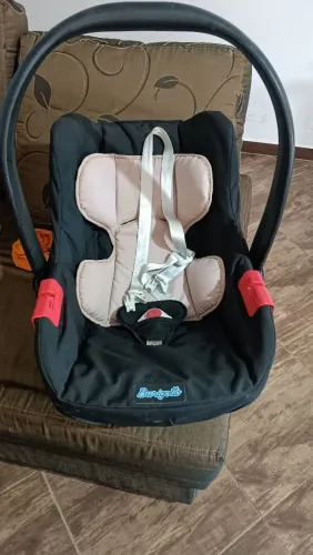 Cadeirinha automotiva para criança 