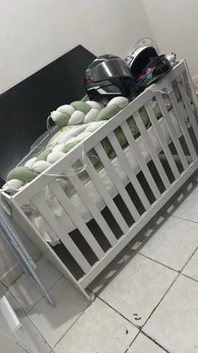 BERÇO COM COLCHÃO / NUNCA USADO