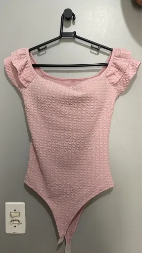 body feminino rosa texturizado