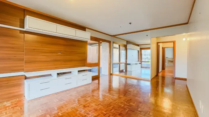 Apartamento para Aluguel no bairro Petrópolis com 113 m² e 3 dormitórios/quartos.