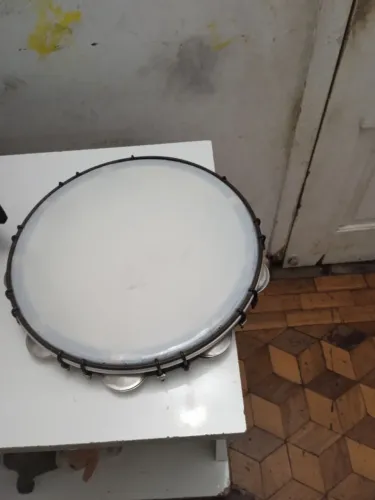 vendo um pandeiro marca contemporanea