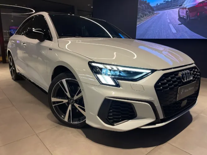 Audi A3 Sed. Perform. Black 2.0 TFSI S-tronic 2024