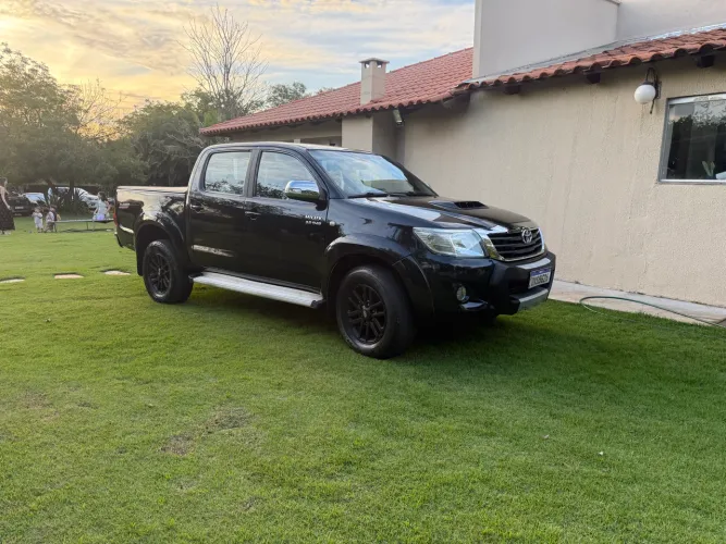 Toyota Hilux CD SRV D4-d 4X4 3.0 TDI Diesel AUT 2014