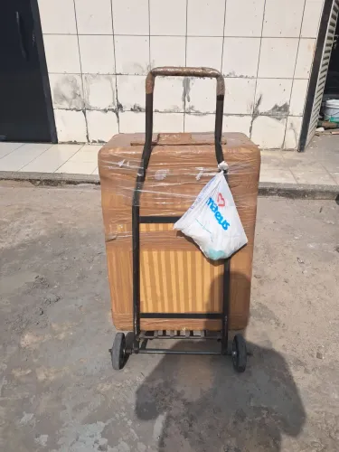 Carrinho com caixa de isopor
