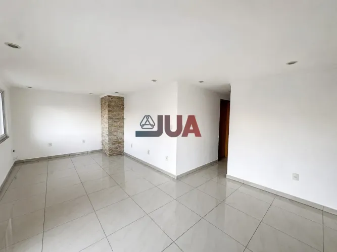 Casa para locação no segundo andar, localizada no bairro Comendador Soares, em Nova Iguaçu