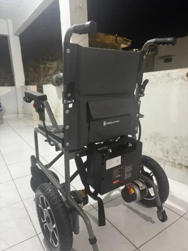 Cadeira de Rodas Elétrica