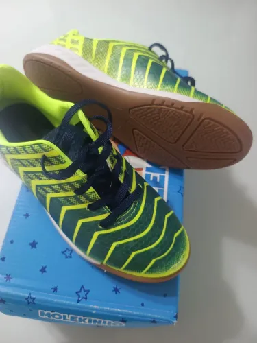 Chuteira molekinho tamanho 35 