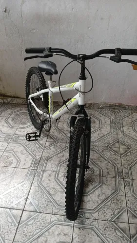 Bicicleta semi nova