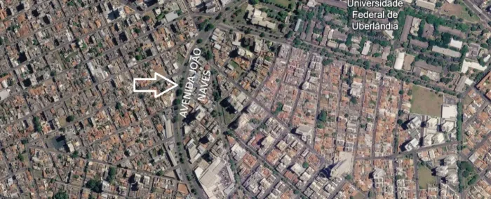CASA COMERCIAL - À VENDA - IDEAL PARA PEQUENAS E MÉDIAS EMPRESAS - PROX. À JOÃO NAVES