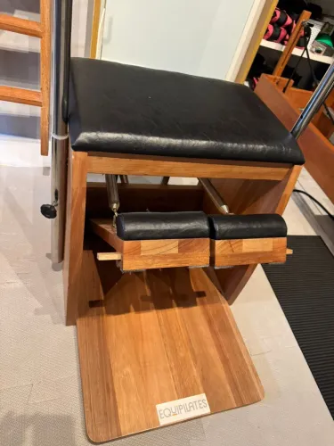 Aparelho de Pilates Step Chair seminovo Equipilates