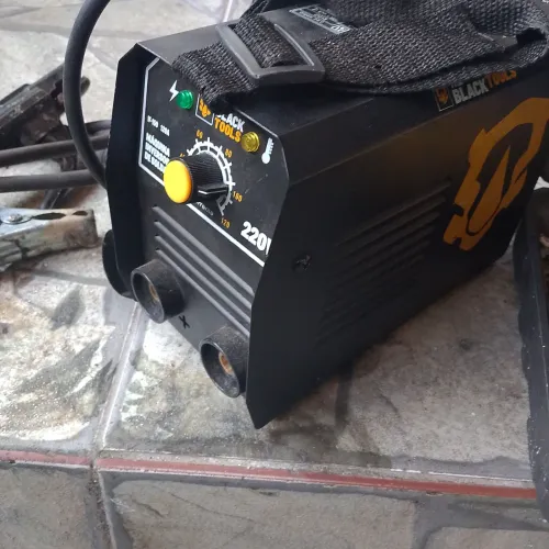Máquina de solda e parafusadeira