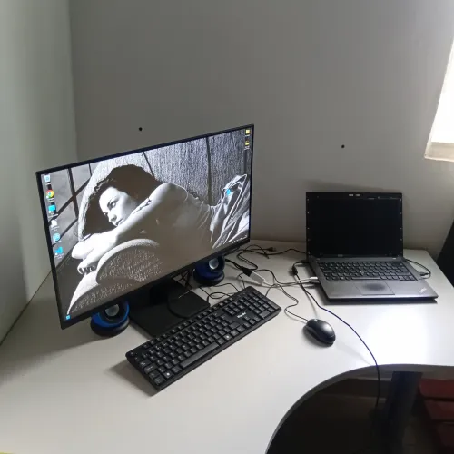 Monitor 27 Samsung 120Hz perfeito novo.