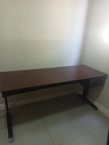 VENDO MESA DE ESCRITÓRIO 