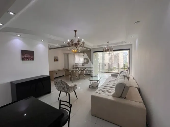 Oportunidade a venda na Península! Apartamento 2 quartos com dependência 80 m²