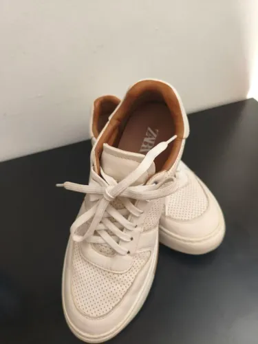 Tênis Zara semi novo número 40 no Brasil