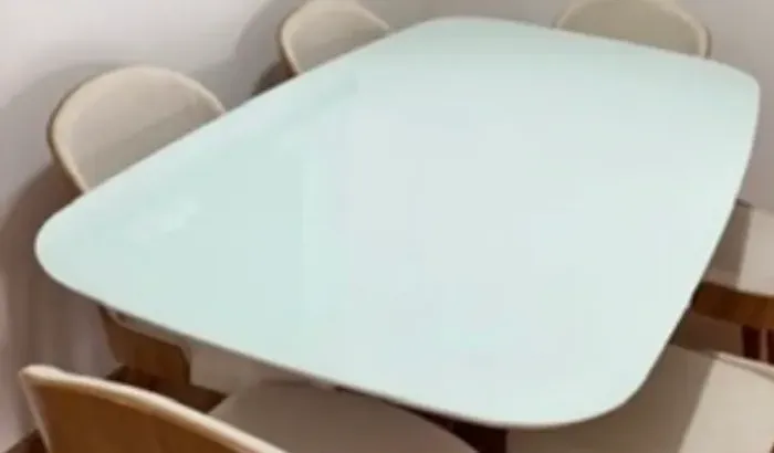 Mesa de jantar linda (só a mesa sem as cadeiras)