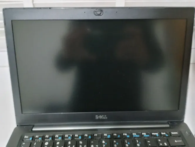 Latitude 7280 8gb 256gb tela 1366x768 tudo funcionando, bateria ruim
