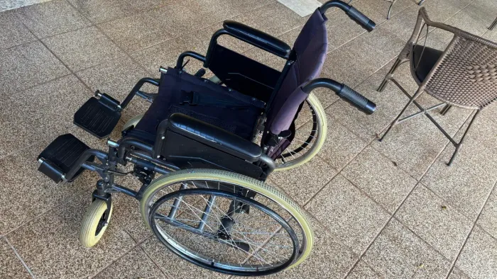 Cadeira de Rodas Dellamed D400 - até 120kg - Tamanho 46