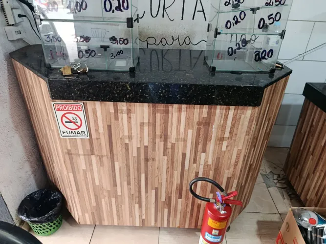 Mesa de mármore, Geladeira, balcão