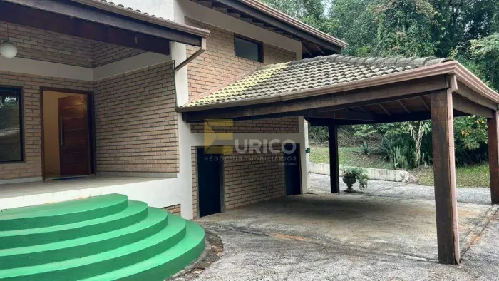 Casa em condomínio com 3 suítes, 6 vagas e vista para montanha Aceita financiamento e per