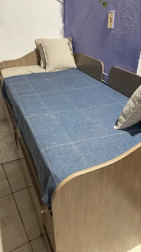 Cama Sofá de Madeira com Cama Auxiliar e Gavetas - Sem Colchão