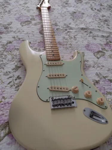 Guitarra Tagima T635