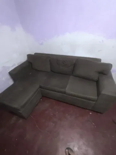 SOFÁ 3 LUGARES + PUFF - R$ 300 ?