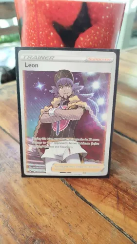 Carta Pokémon TCG - Leon Full Art 182/185 (Vivid Voltage - Inglês)