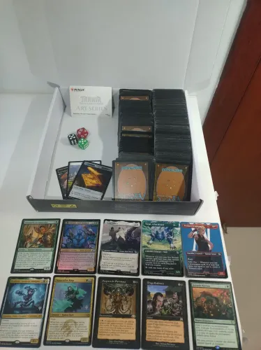800 e poucas Cartas de Magic comum, incomum e raras