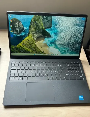 Dell Inspiron 15 3520 ? i3 12ª geração ? 8GB RAM ? SSD 256GB